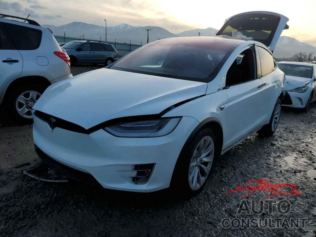 TESLA MODEL X 2020 - 5YJXCBE27LF236484