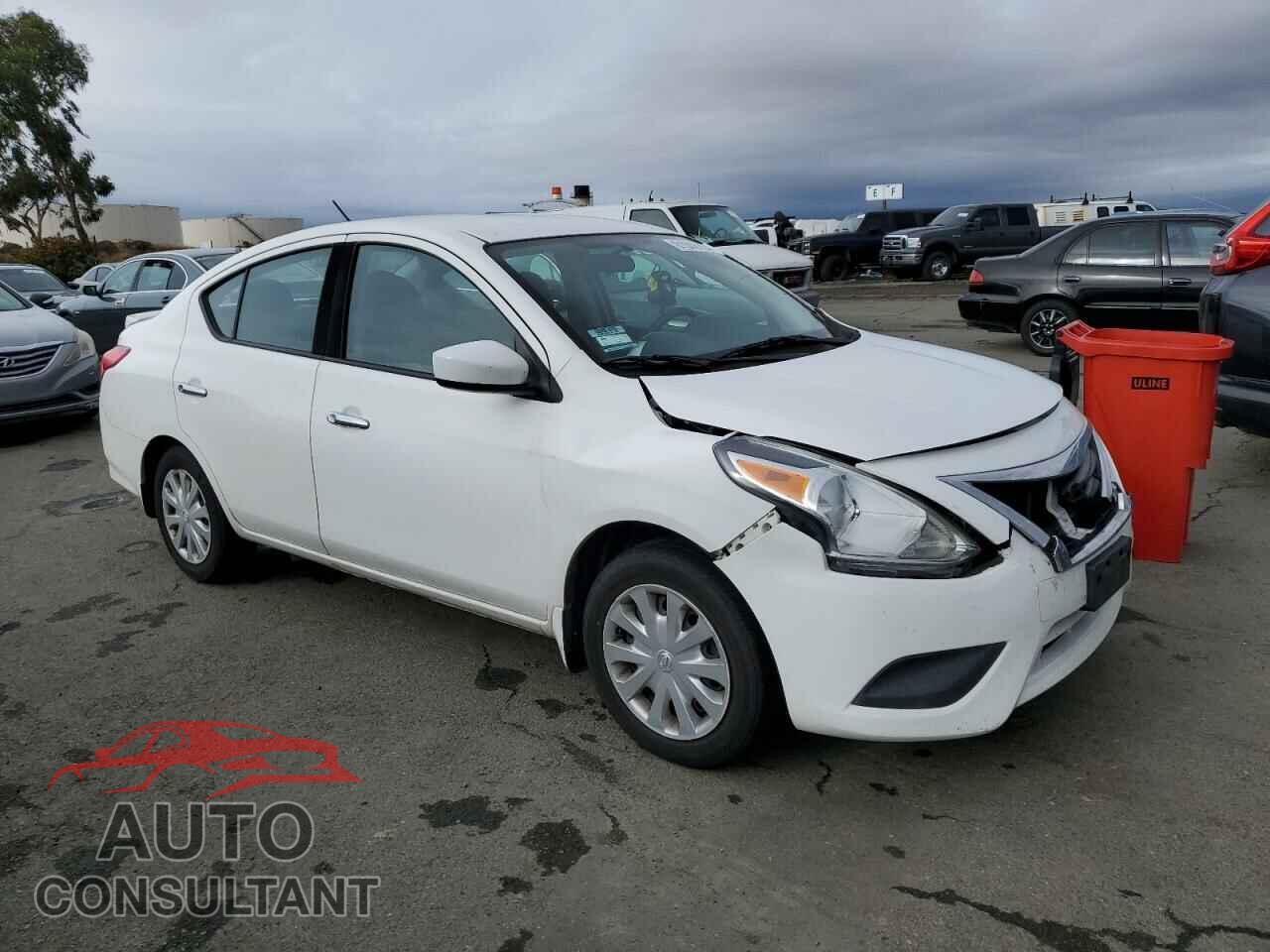 NISSAN VERSA 2017 - 3N1CN7AP3HL807889