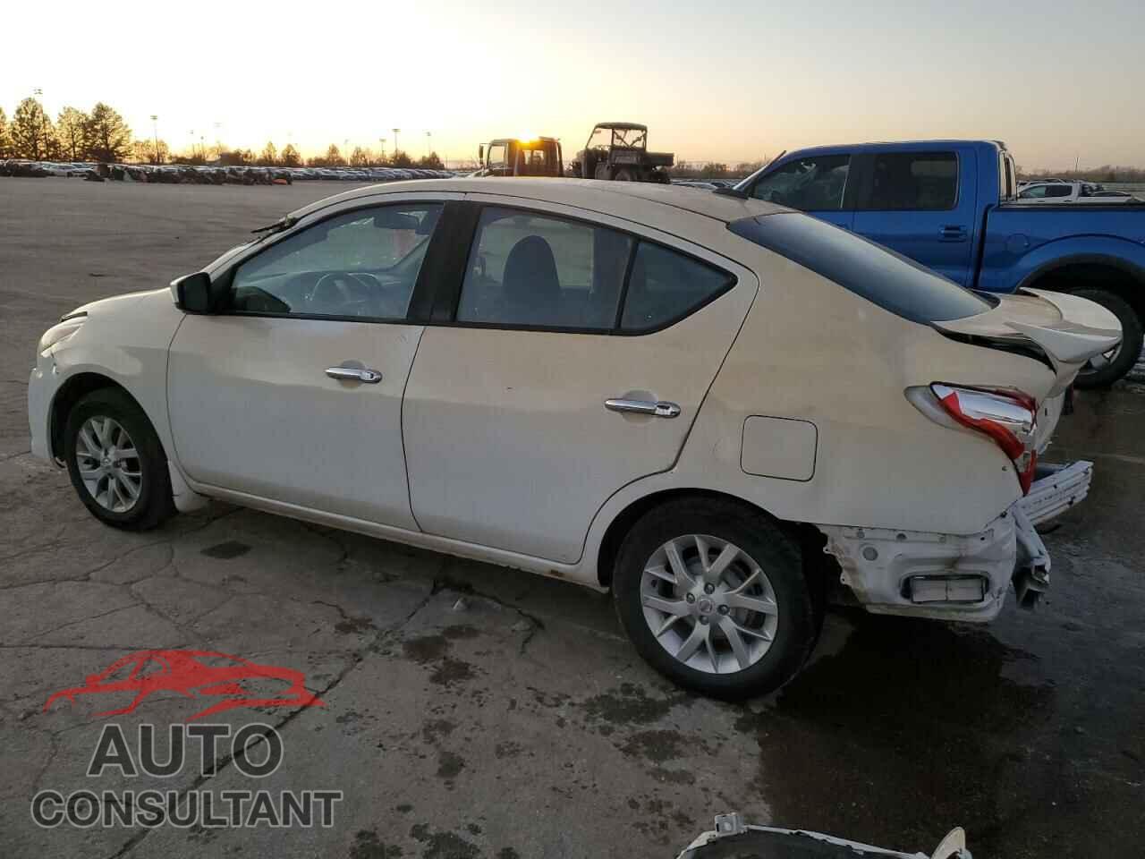 NISSAN VERSA 2017 - 3N1CN7AP3HL907698