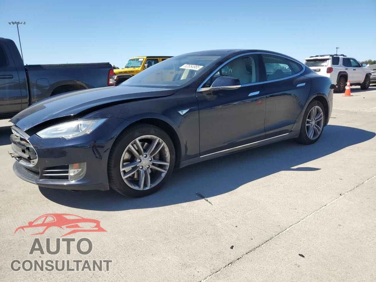 TESLA MODEL S 2013 - 5YJSA1CN2DFP21883