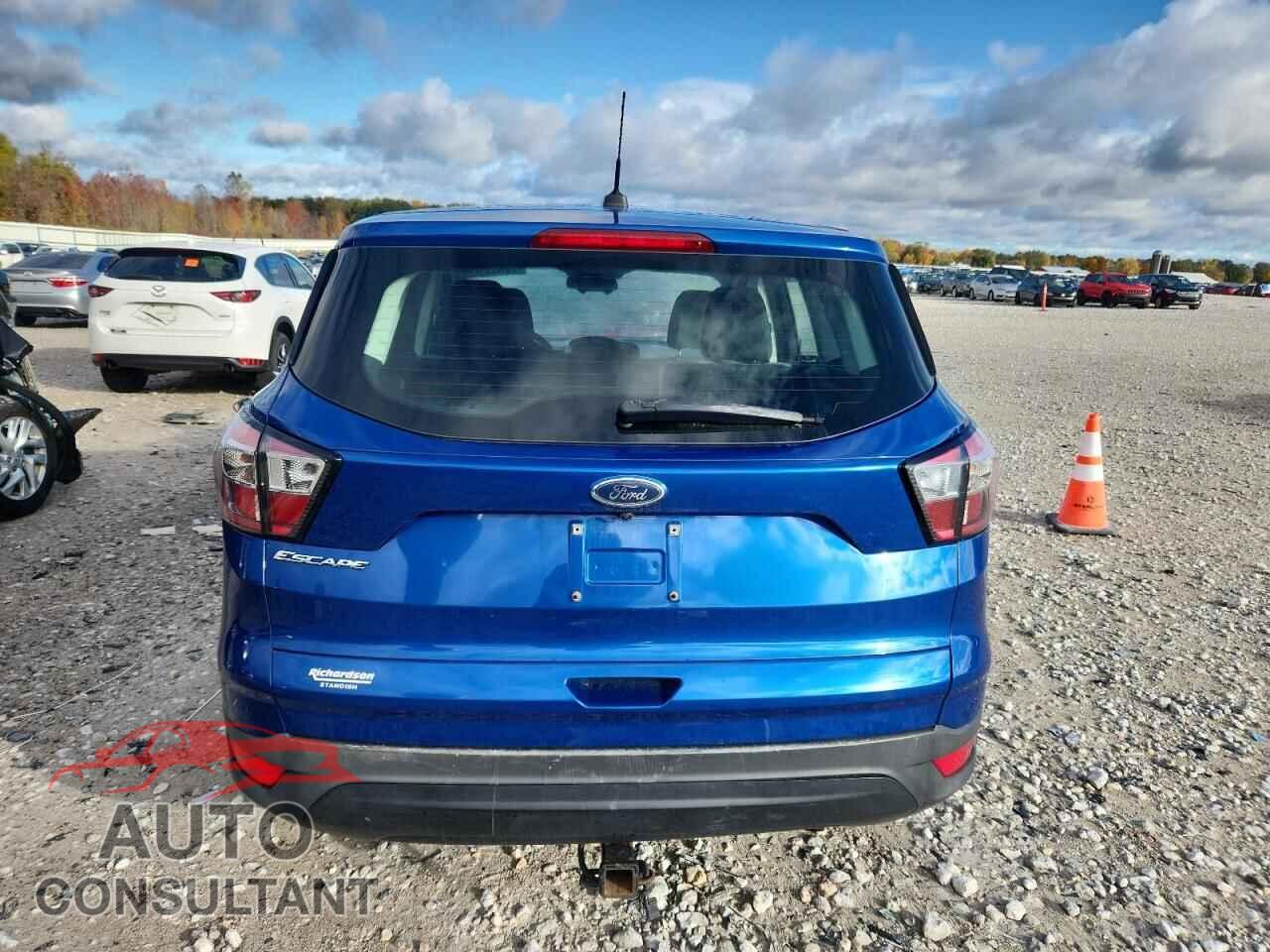 FORD ESCAPE 2017 - 1FMCU0F77HUB78610