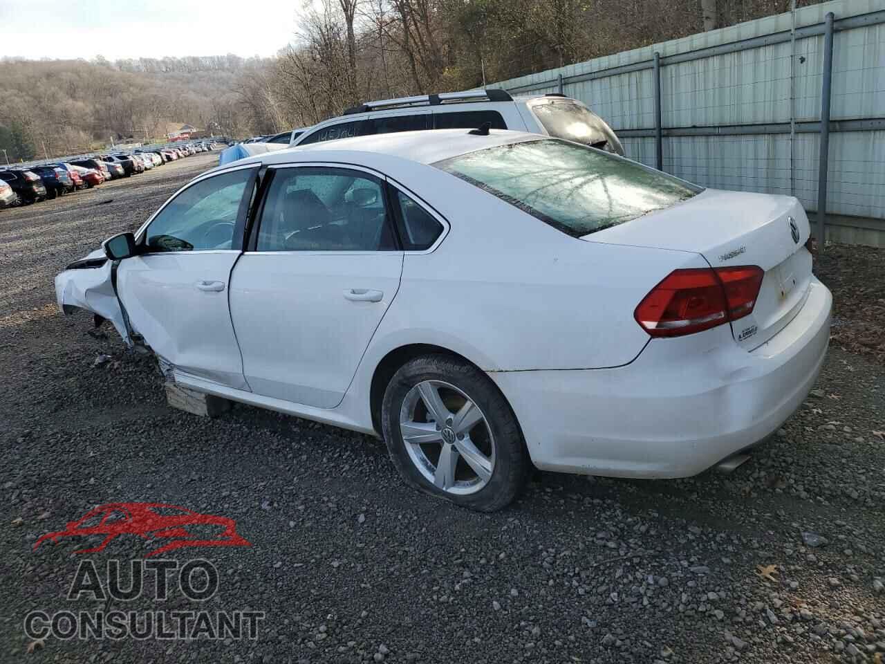 VOLKSWAGEN PASSAT 2013 - 1VWBP7A32DC010052