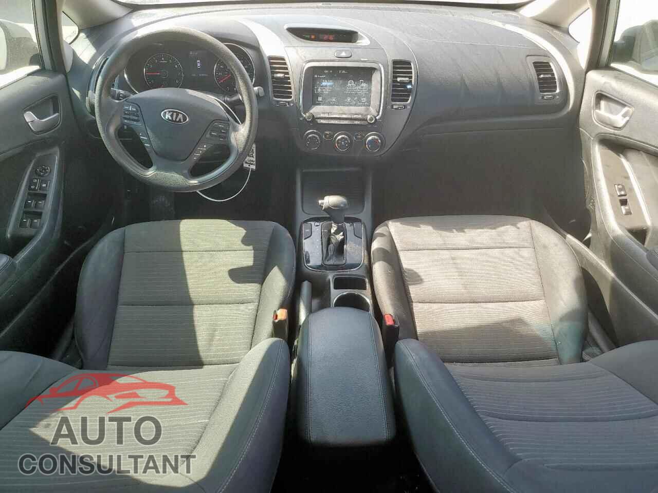 KIA FORTE 2018 - 3KPFL4A74JE255151