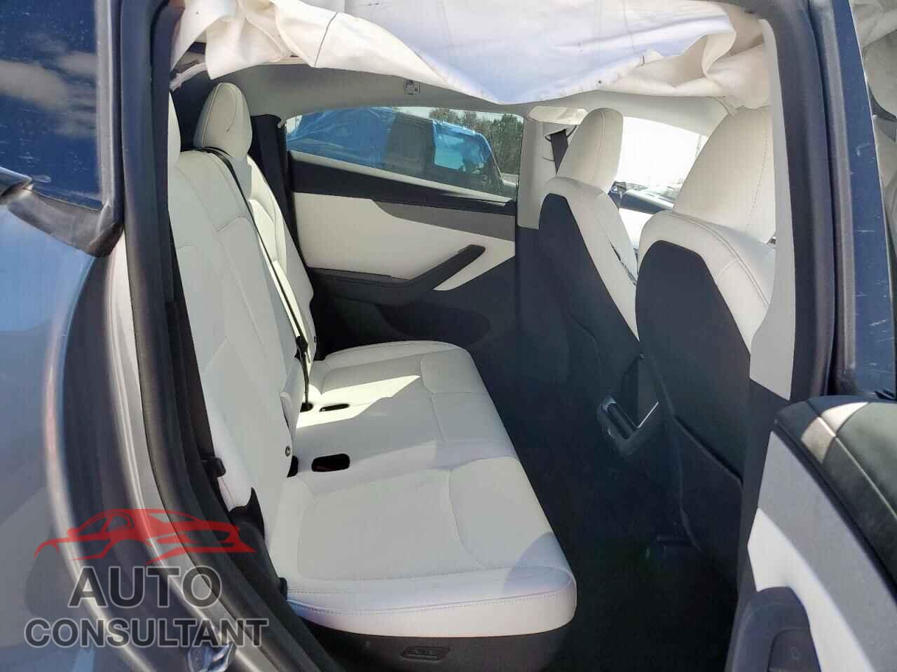 TESLA MODEL Y 2026 - 7SAYGDEE7TA429233