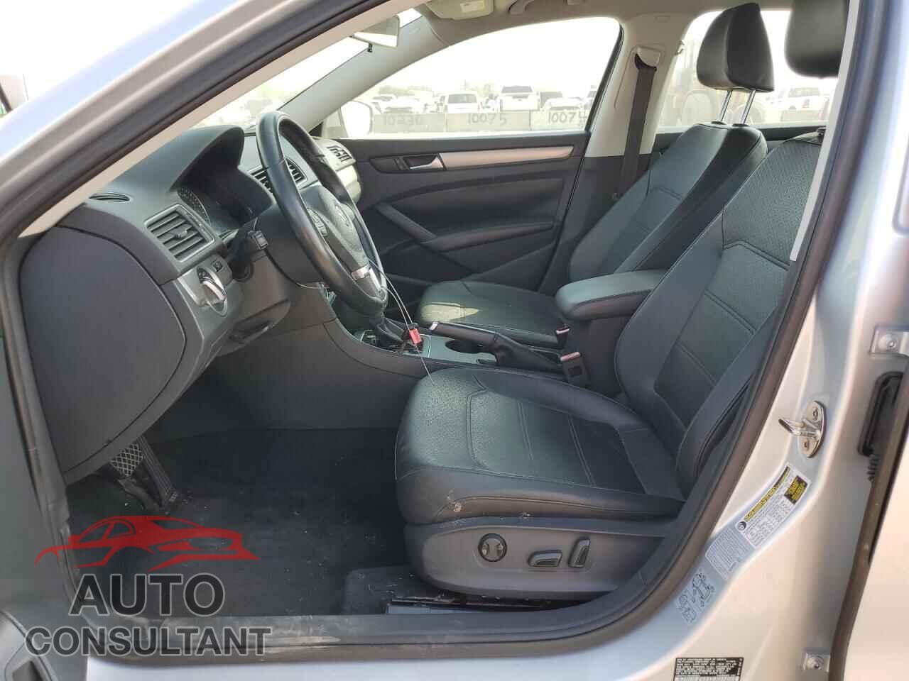 VOLKSWAGEN PASSAT 2015 - 1VWAT7A33FC058959