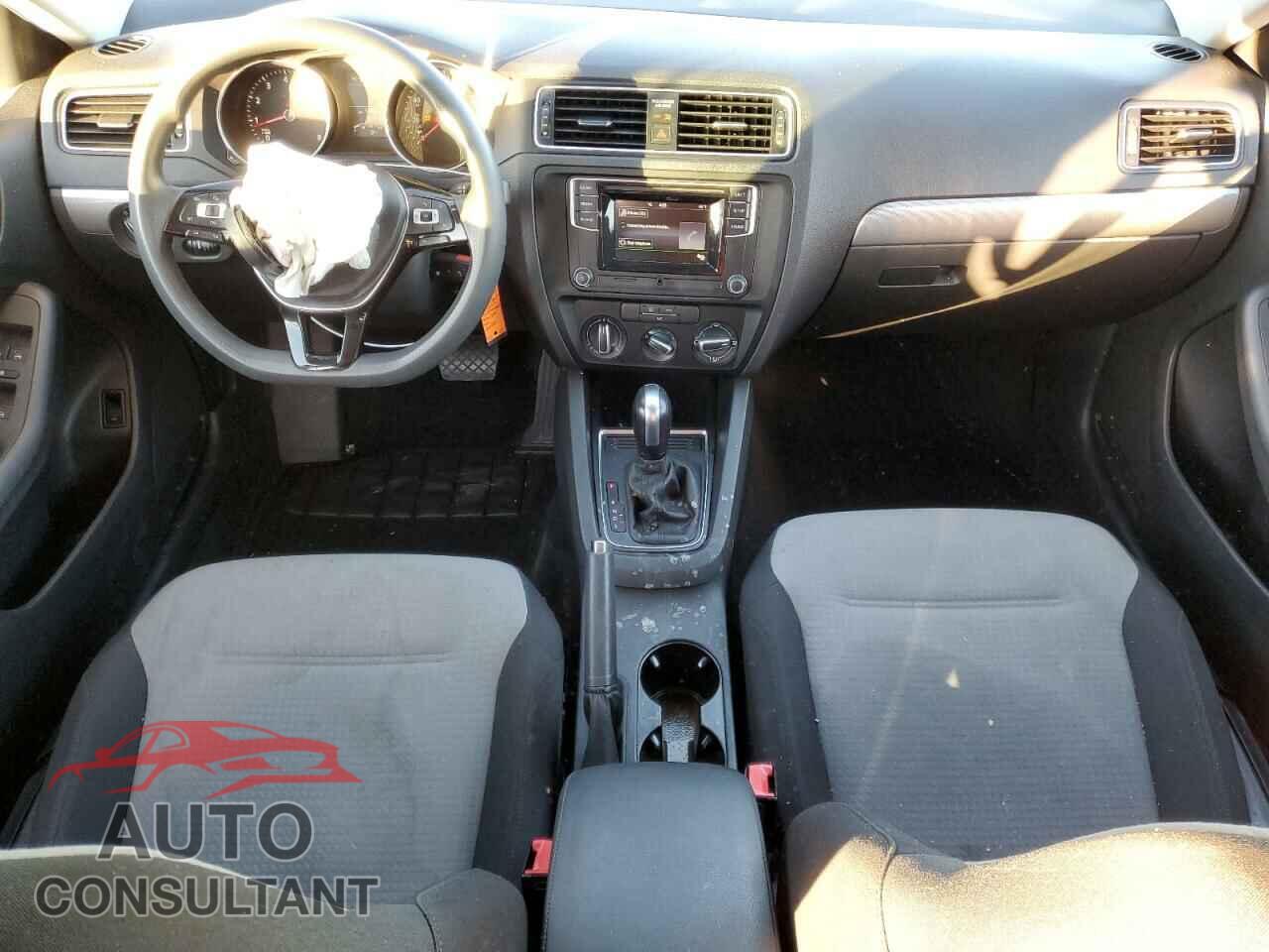 VOLKSWAGEN JETTA 2017 - 3VW2B7AJ2HM392665