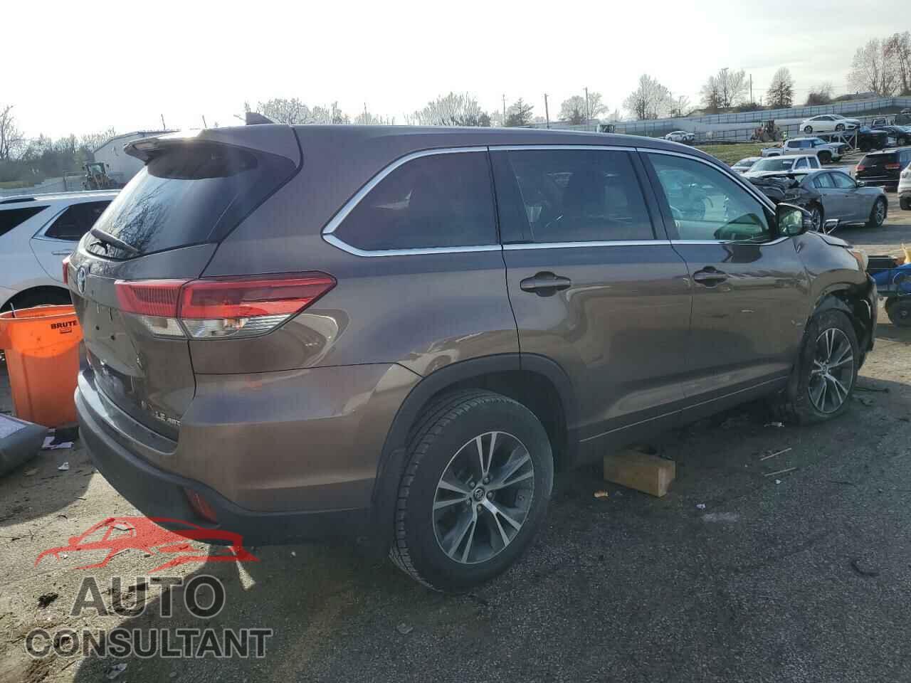 TOYOTA HIGHLANDER 2018 - 5TDBZRFH3JS499410