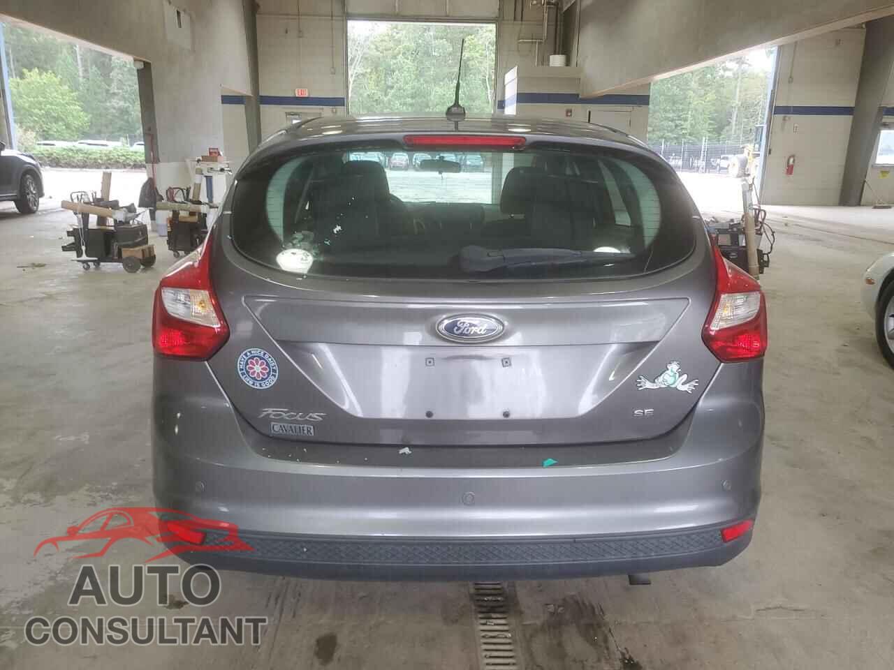 FORD FOCUS 2014 - 1FADP3K2XEL338613