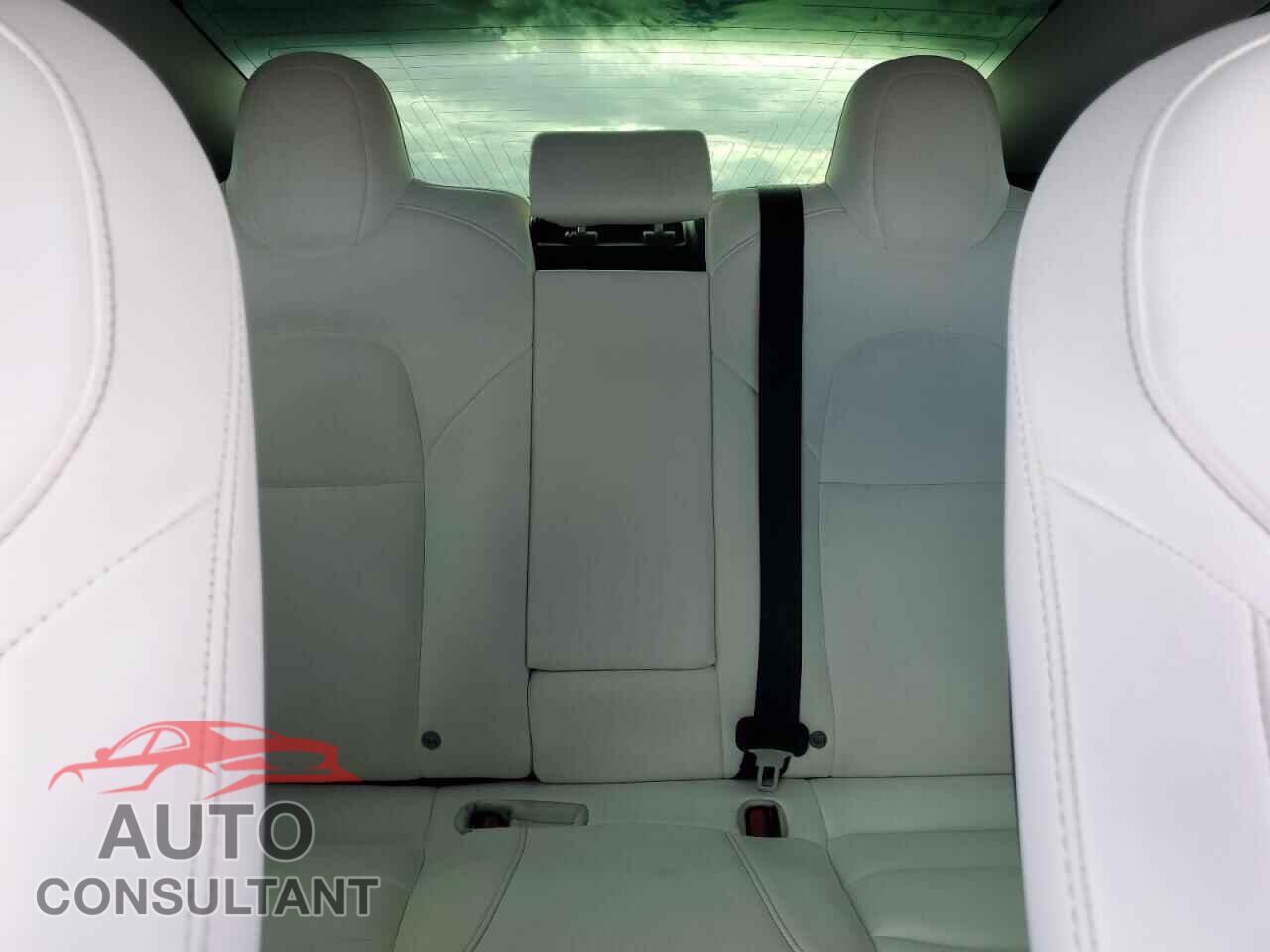TESLA MODEL 3 2019 - 5YJ3E1EB6KF230497