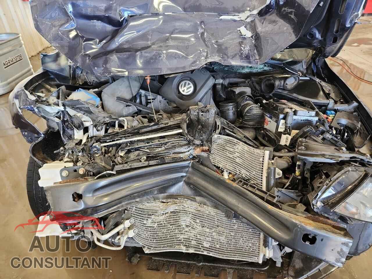VOLKSWAGEN PASSAT 2013 - 1VWAH7A33DC099378