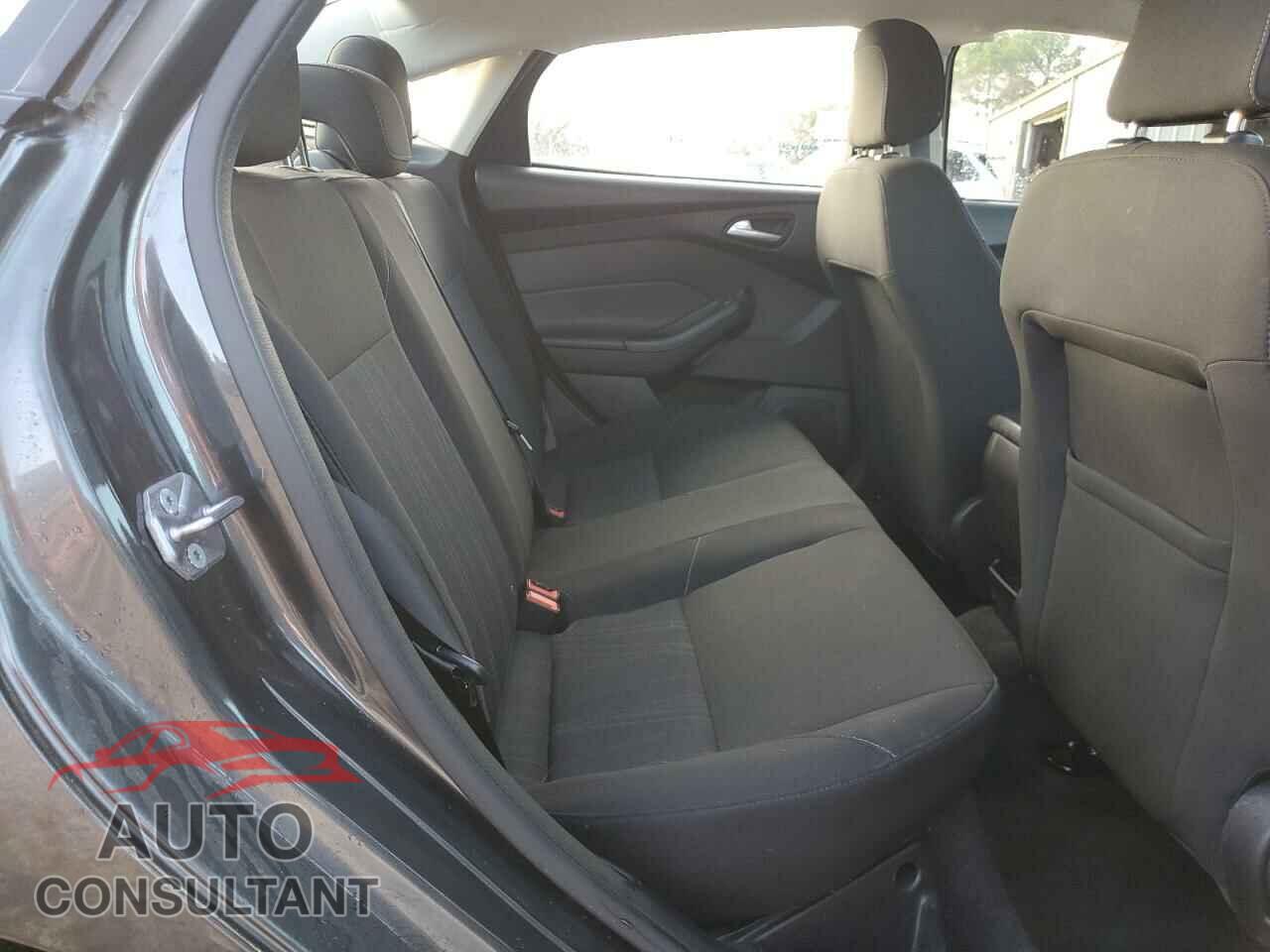 FORD FOCUS 2018 - 1FADP3F2XJL269474