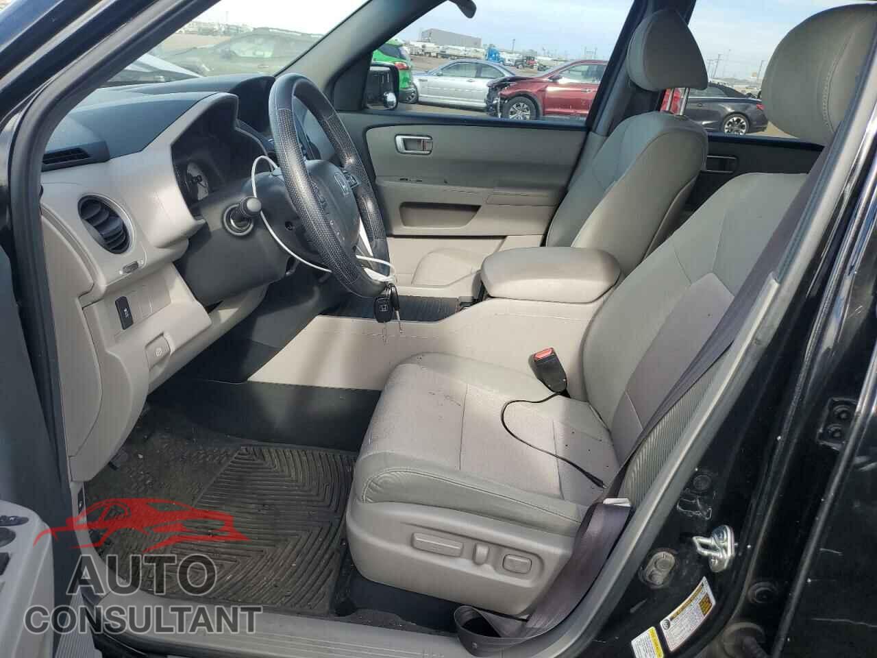 HONDA PILOT 2013 - 5FNYF4H41DB009295