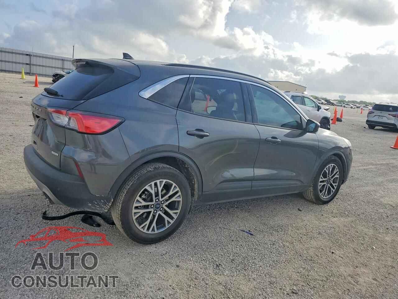 FORD ESCAPE 2020 - 1FMCU0H63LUA31584