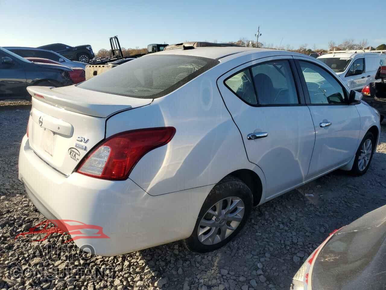 NISSAN VERSA 2017 - 3N1CN7AP2HL804319