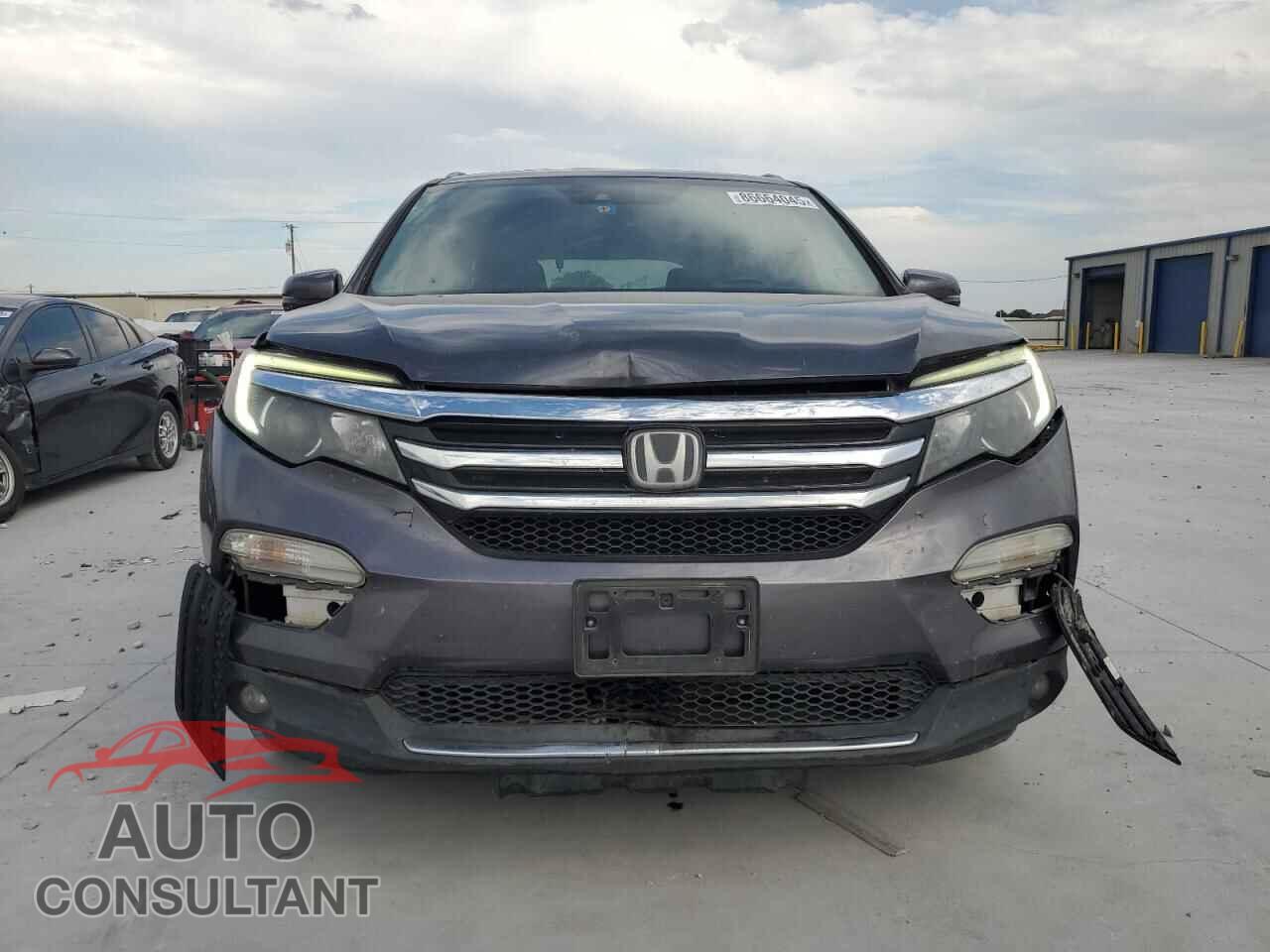 HONDA PILOT 2017 - 5FNYF5H92HB008843