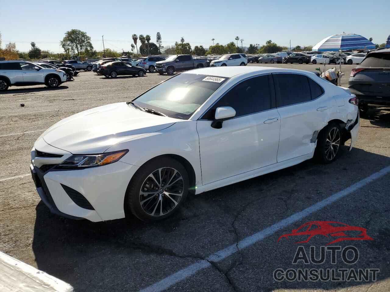 TOYOTA CAMRY 2018 - 4T1B11HK0JU129119