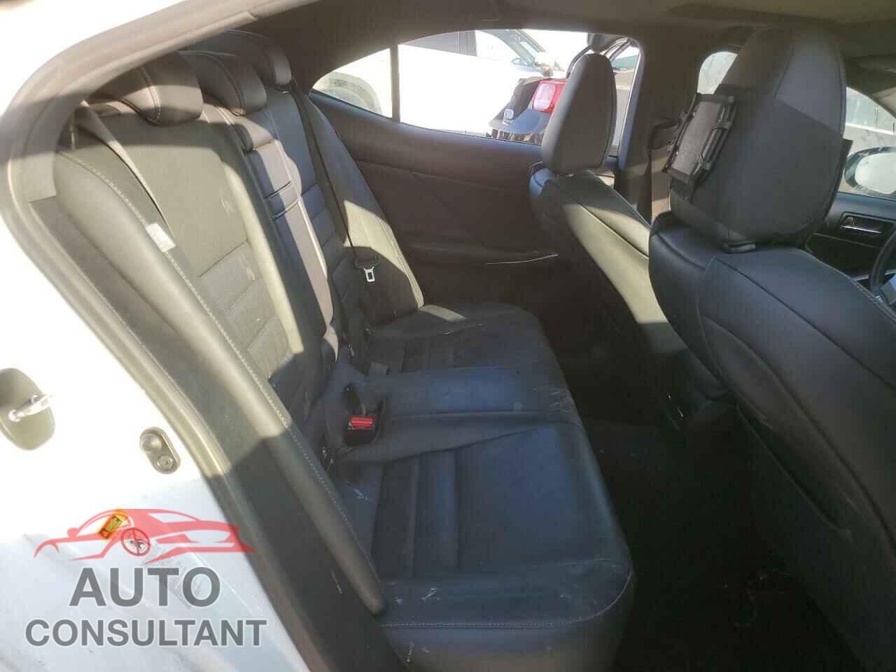 LEXUS IS 2014 - JTHBF1D28E5036665