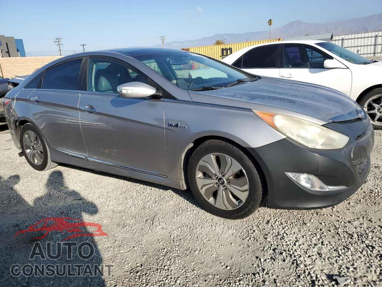 HYUNDAI SONATA 2013 - KMHEC4A49DA075152