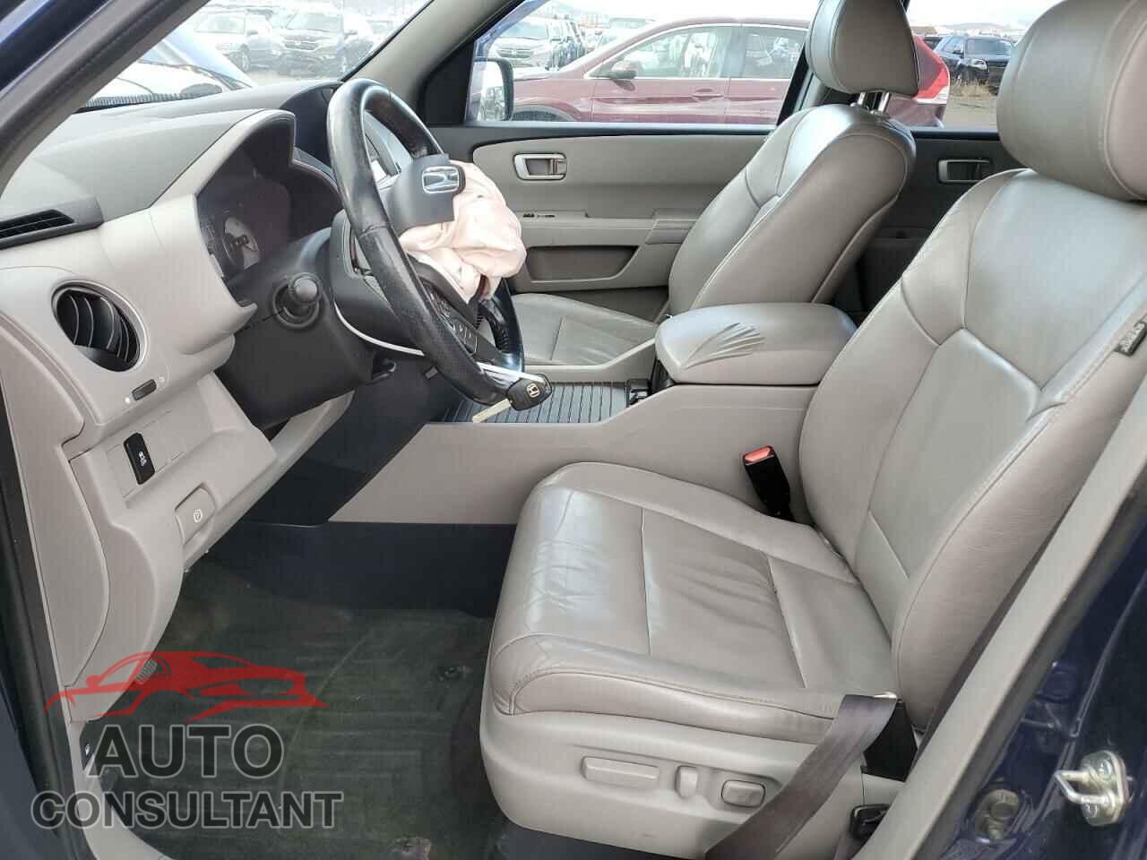 HONDA PILOT 2015 - 5FNYF4H51FB044110