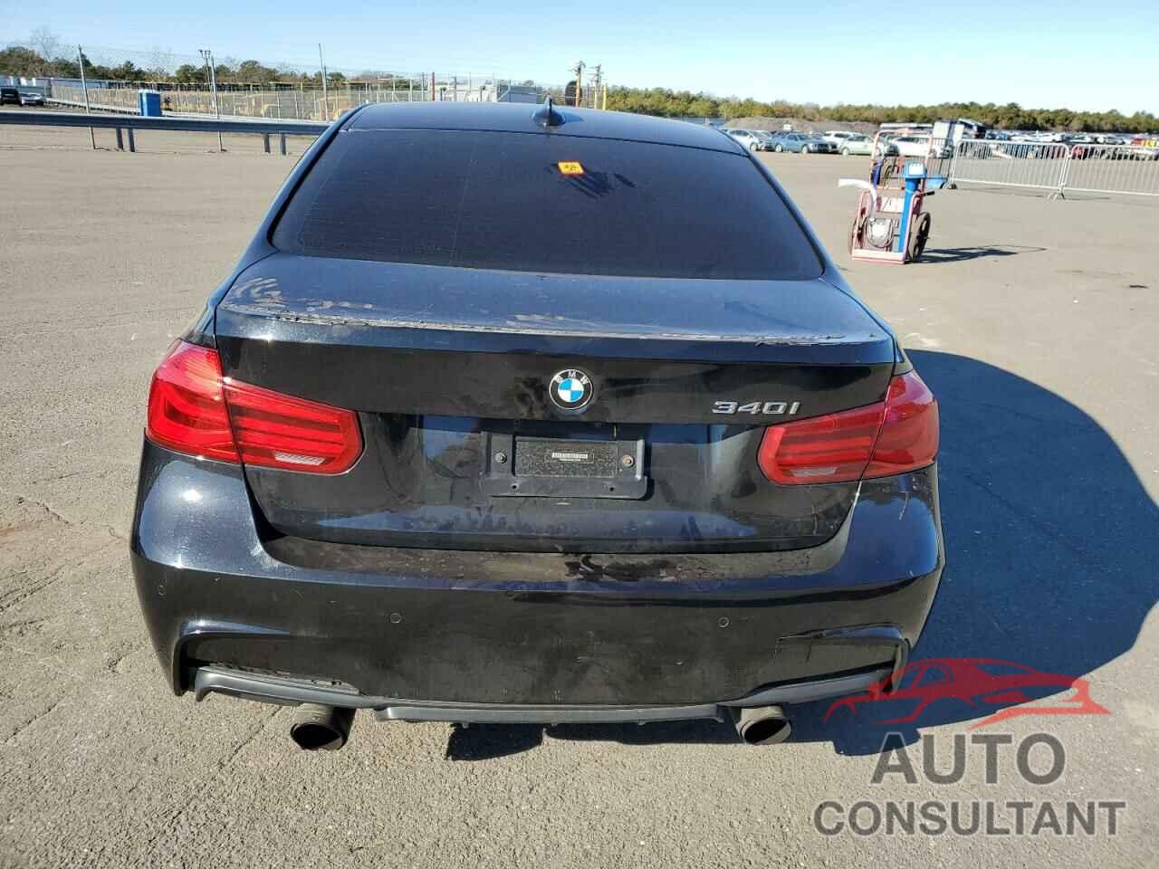 BMW 3 SERIES 2017 - WBA8B3C3XHK777593