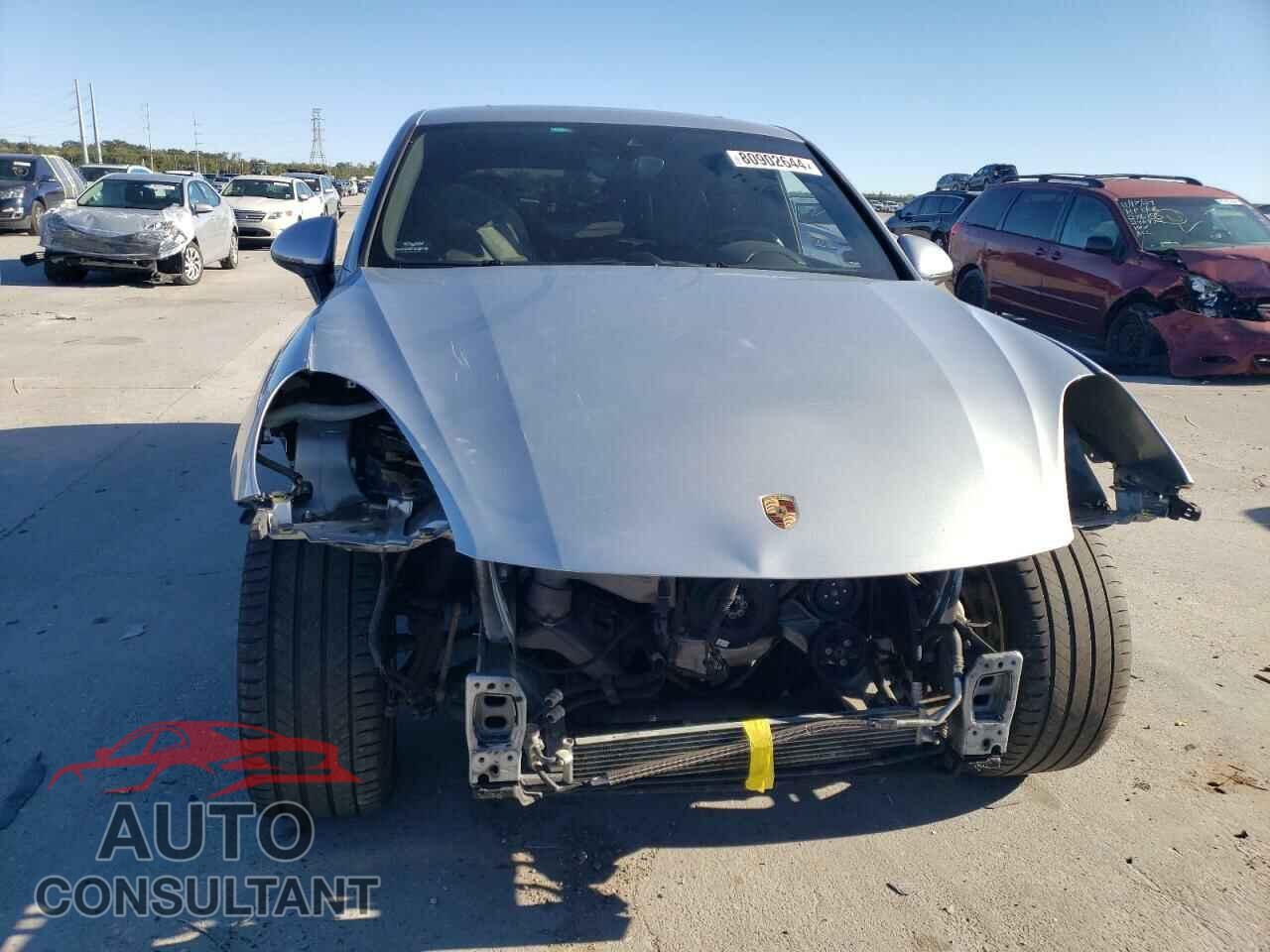 PORSCHE CAYENNE 2018 - WP1AA2A22JKA02270