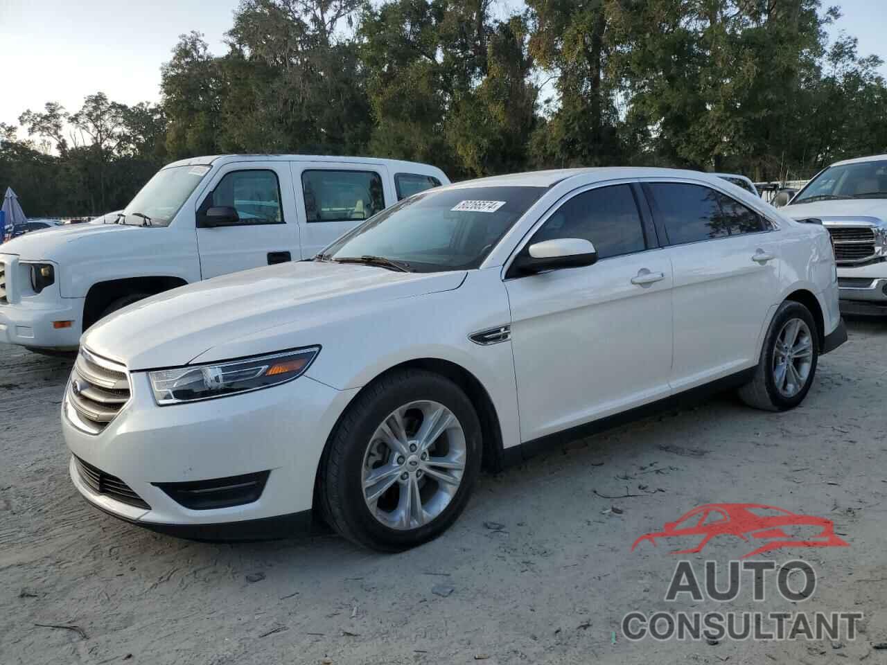 FORD TAURUS 2019 - 1FAHP2E82KG114879