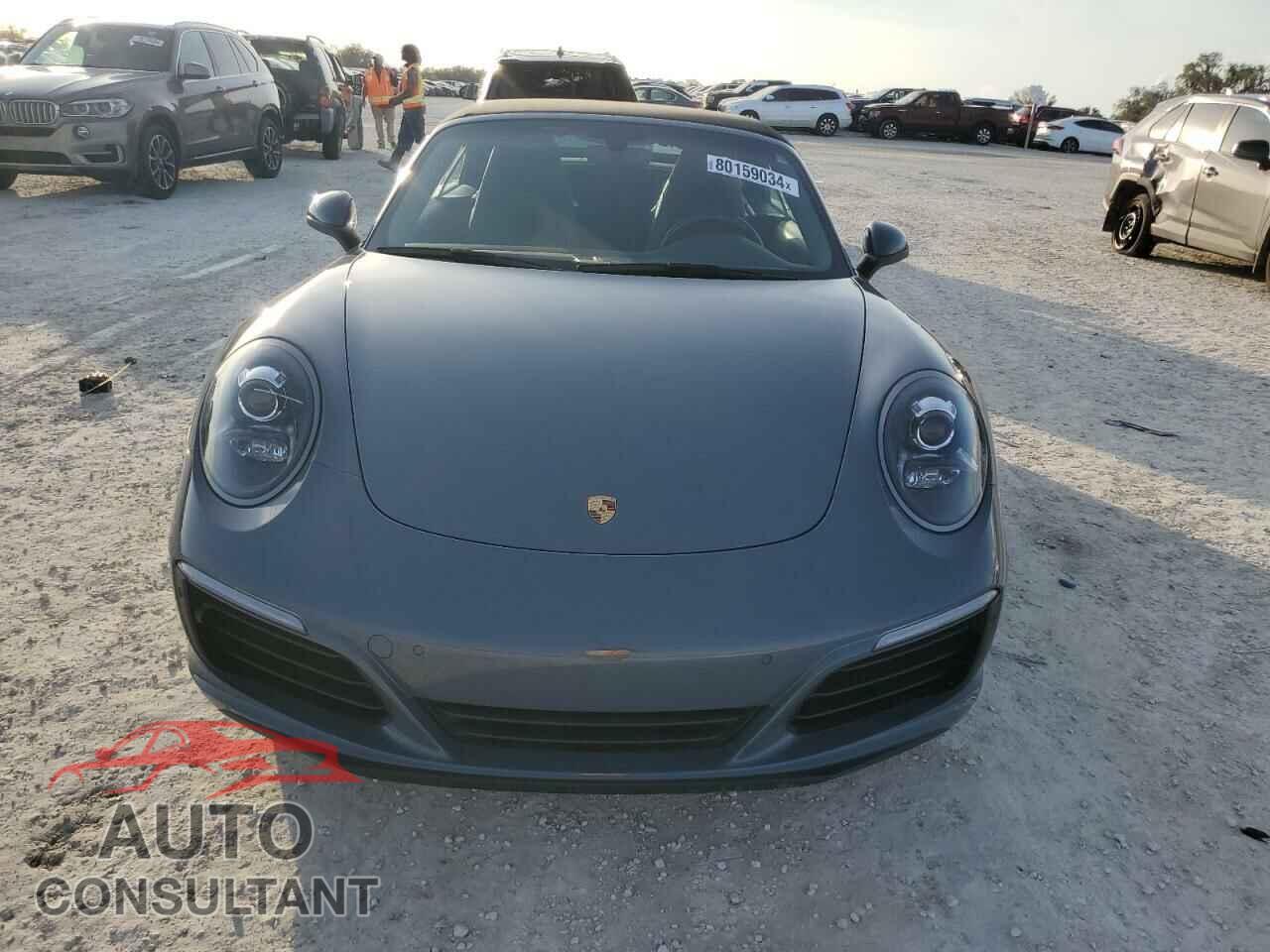 PORSCHE 911 2018 - WP0CA2A99JS138418