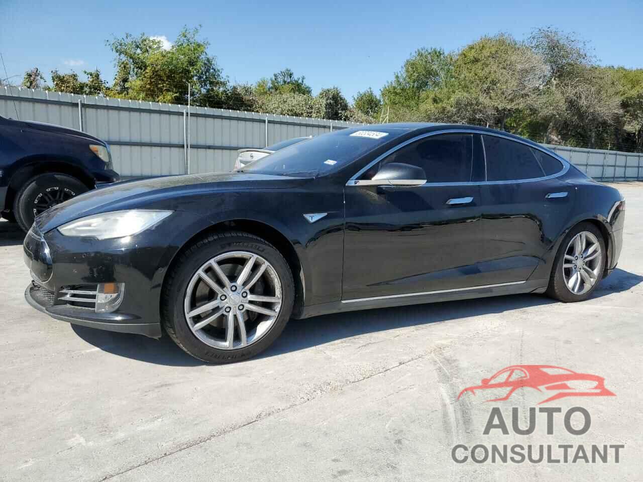 TESLA MODEL S 2014 - 5YJSA1H15EFP56828