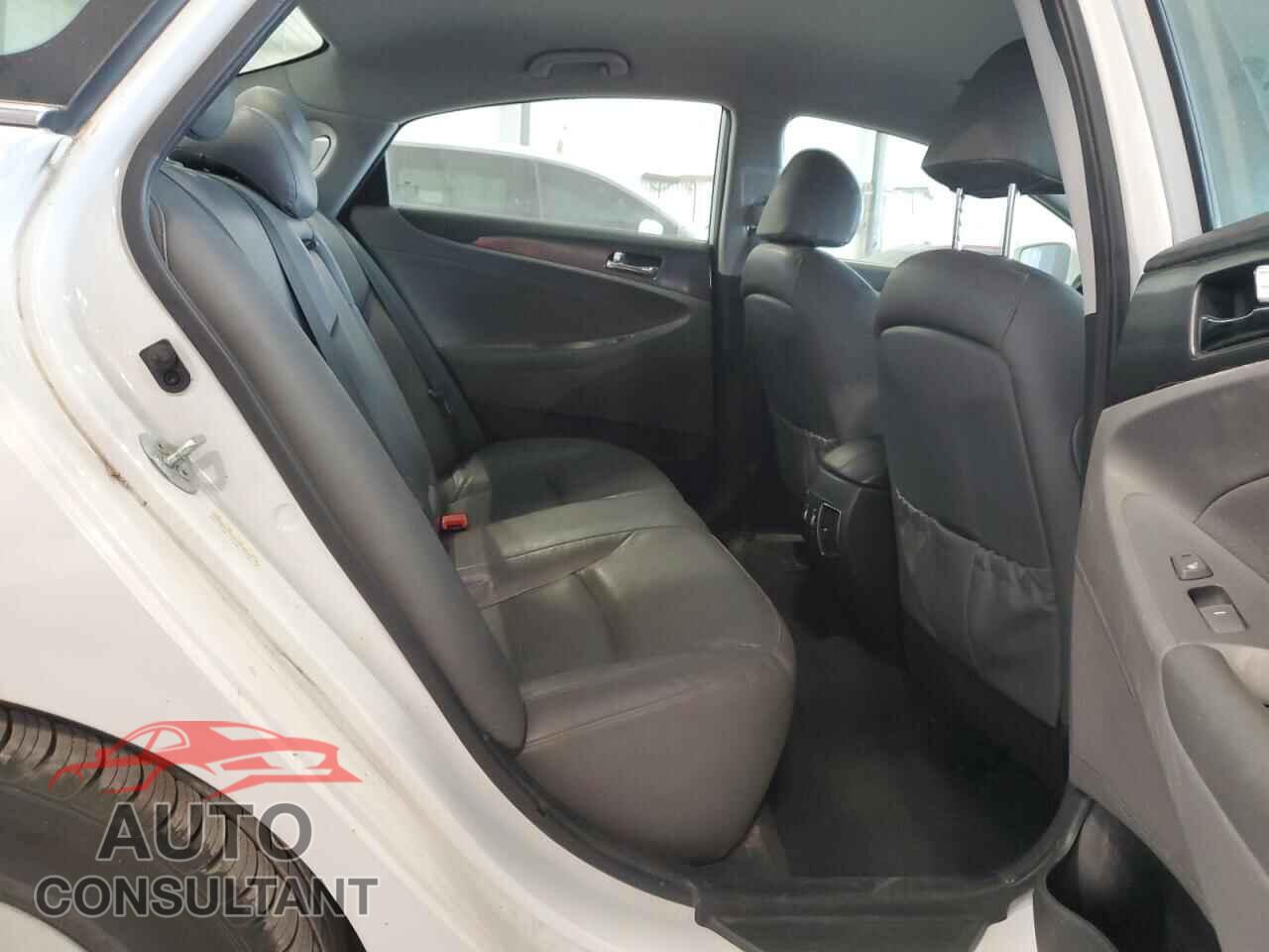 HYUNDAI SONATA 2012 - KMHEC4A49CA028332