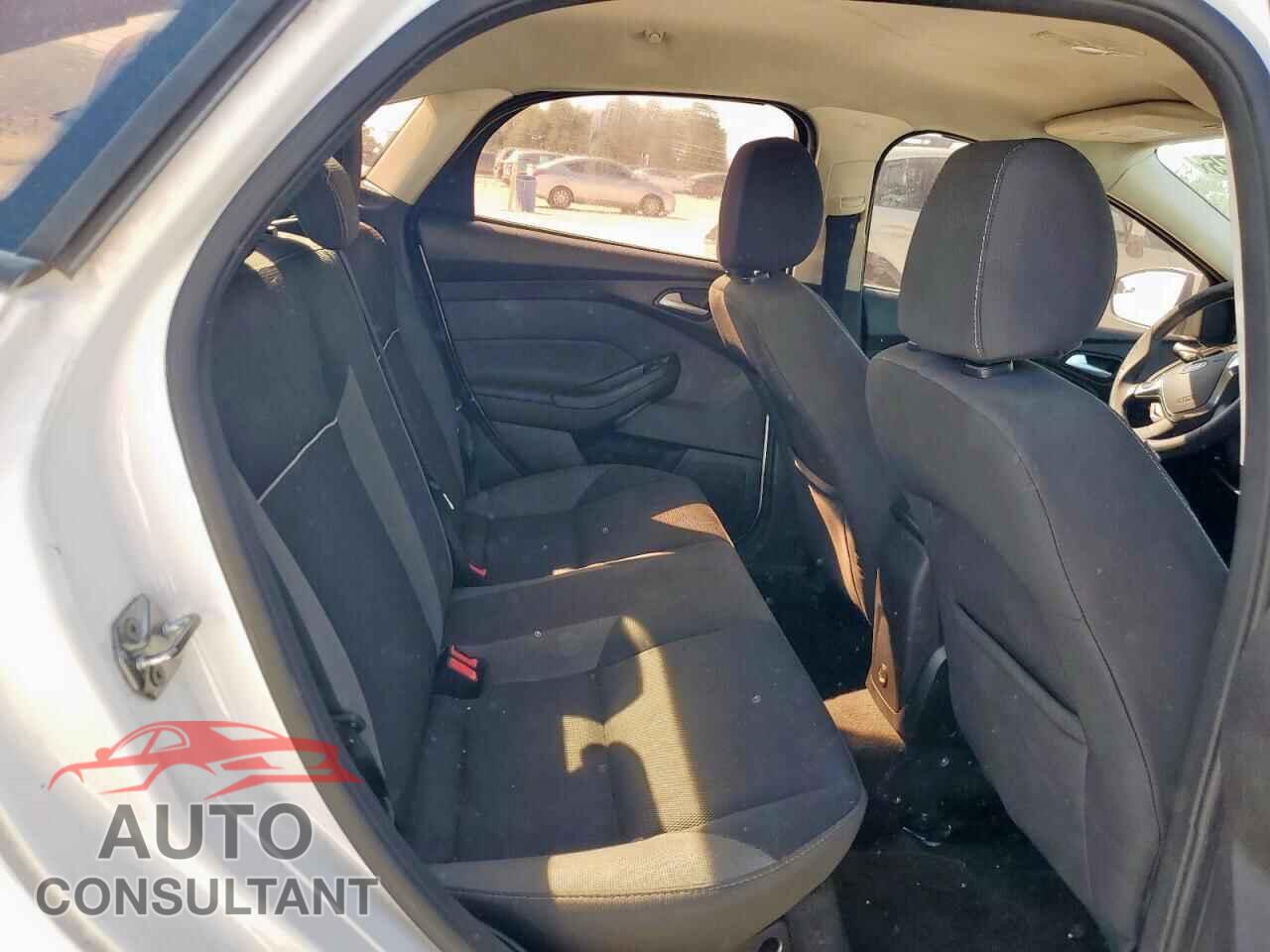 FORD FOCUS 2014 - 1FADP3F29EL419824