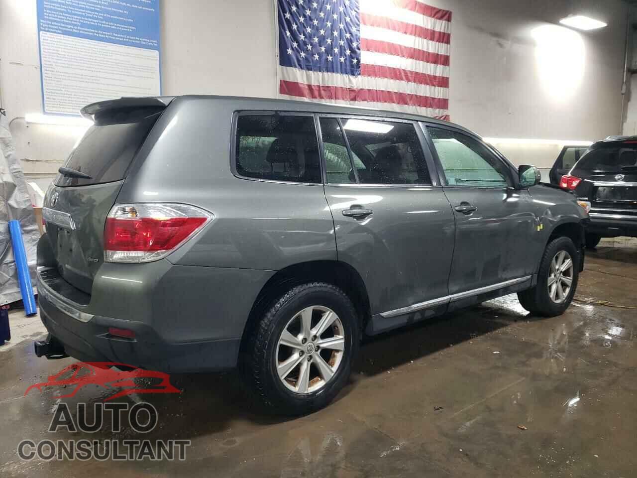 TOYOTA HIGHLANDER 2012 - 5TDBK3EH8CS112307