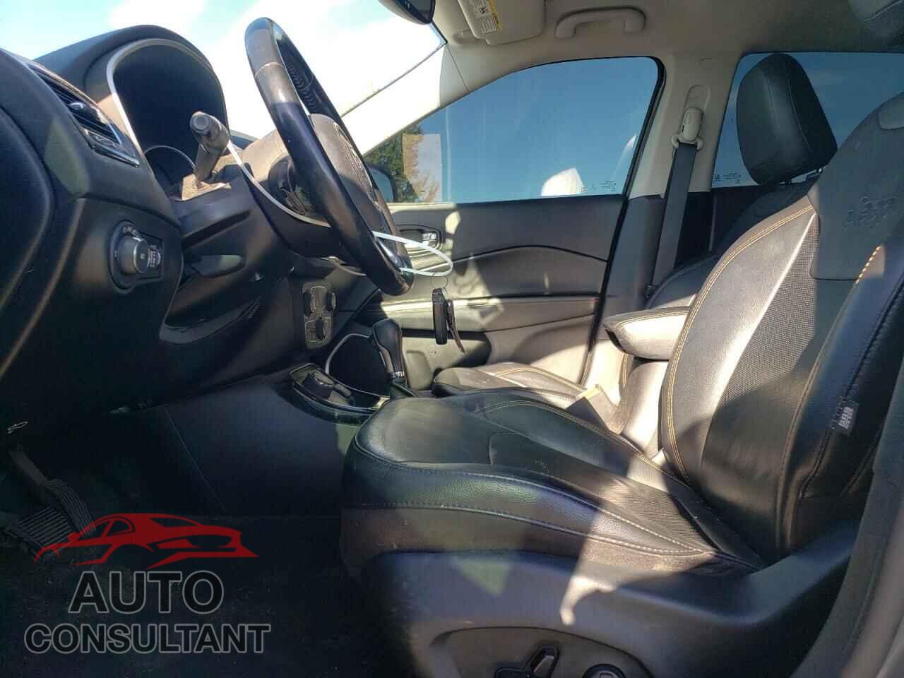 JEEP COMPASS 2020 - 3C4NJDCB8LT151361