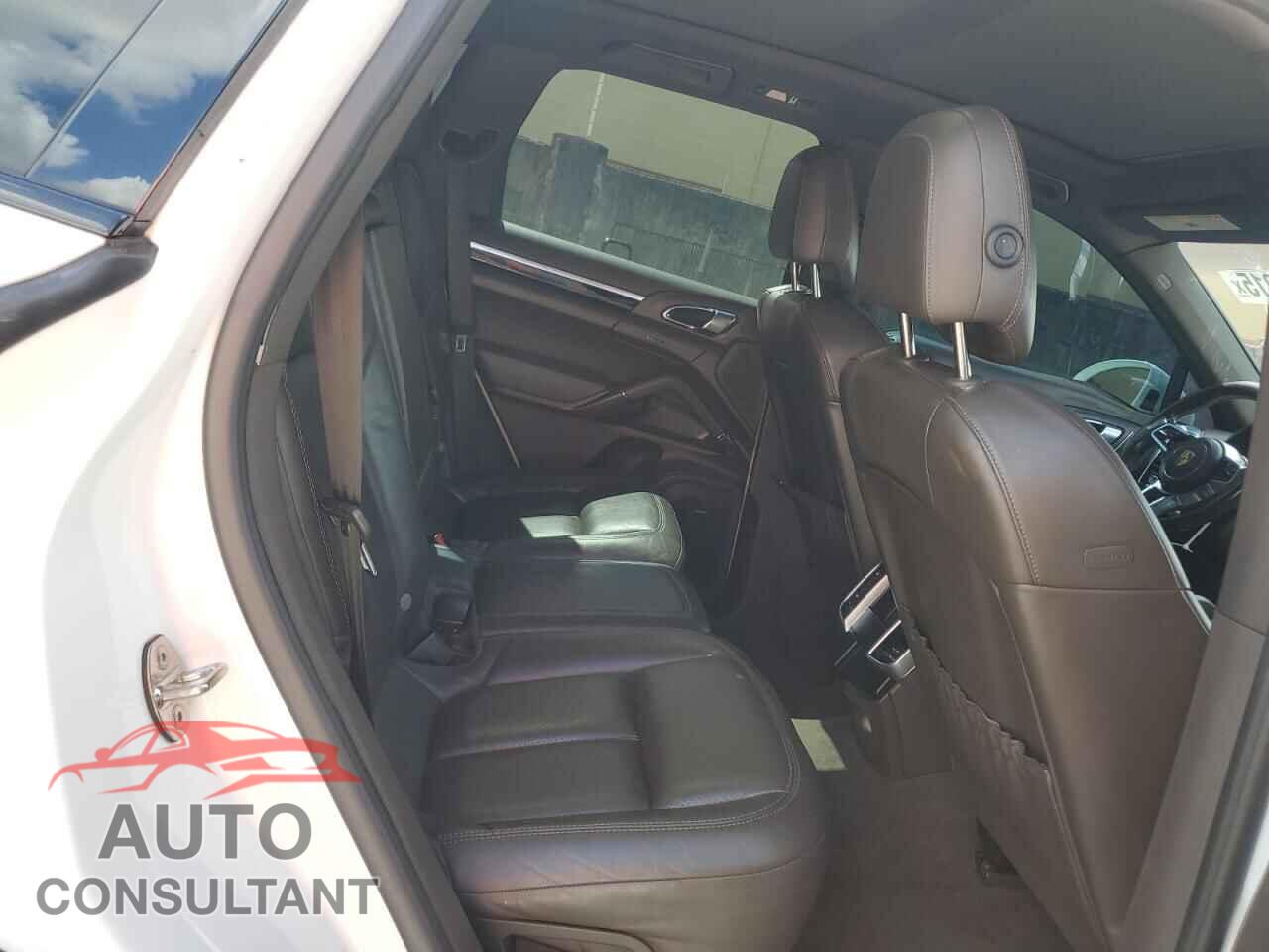 PORSCHE CAYENNE 2016 - WP1AA2A25GLA11466