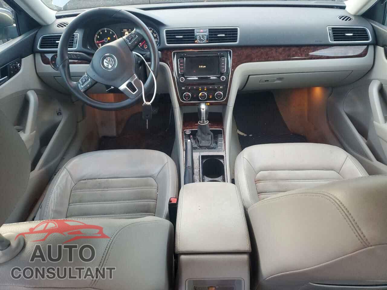VOLKSWAGEN PASSAT 2012 - 1VWCP7A33CC082672