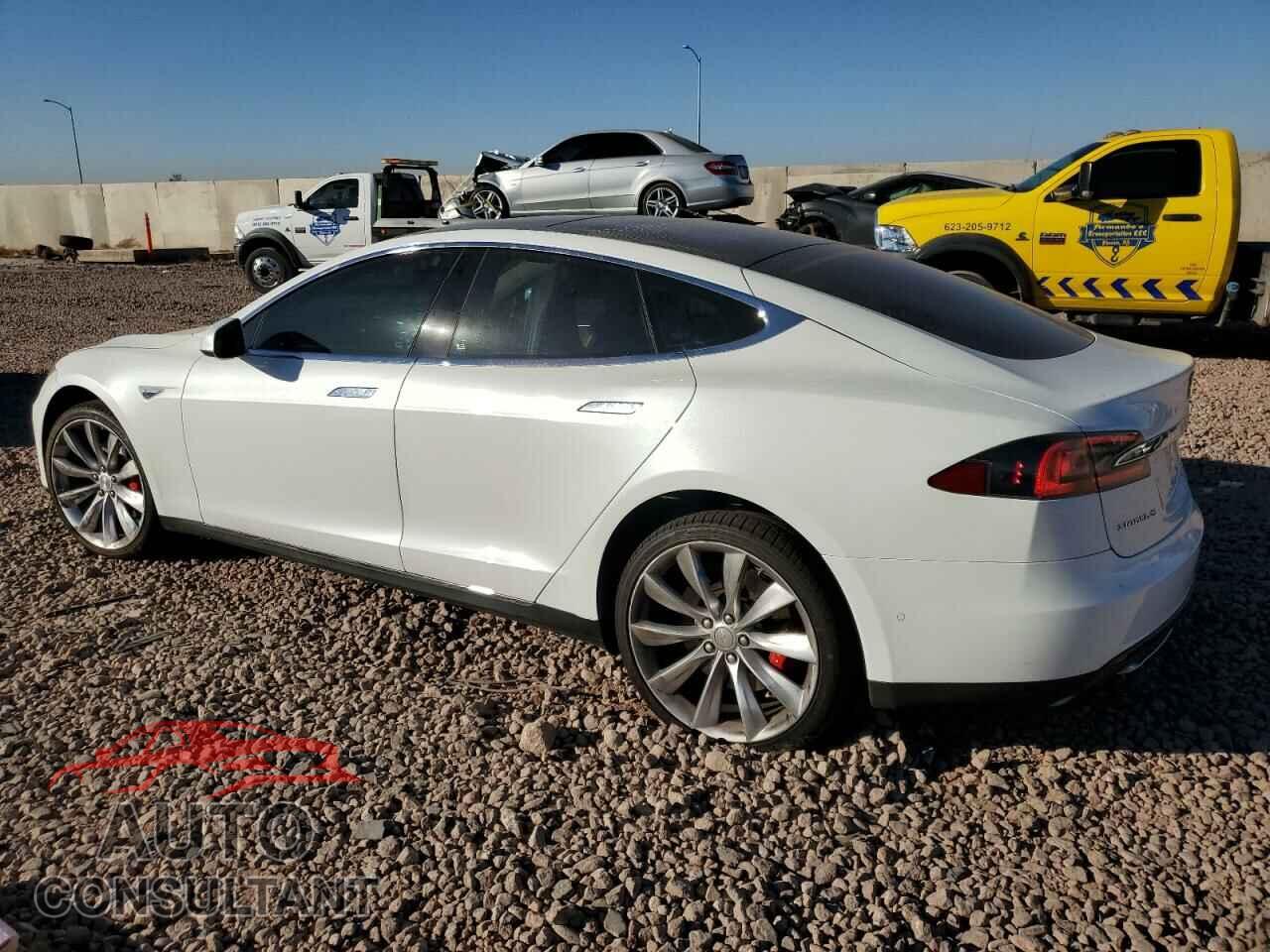 TESLA MODEL S 2015 - 5YJSA1H26FFP70117