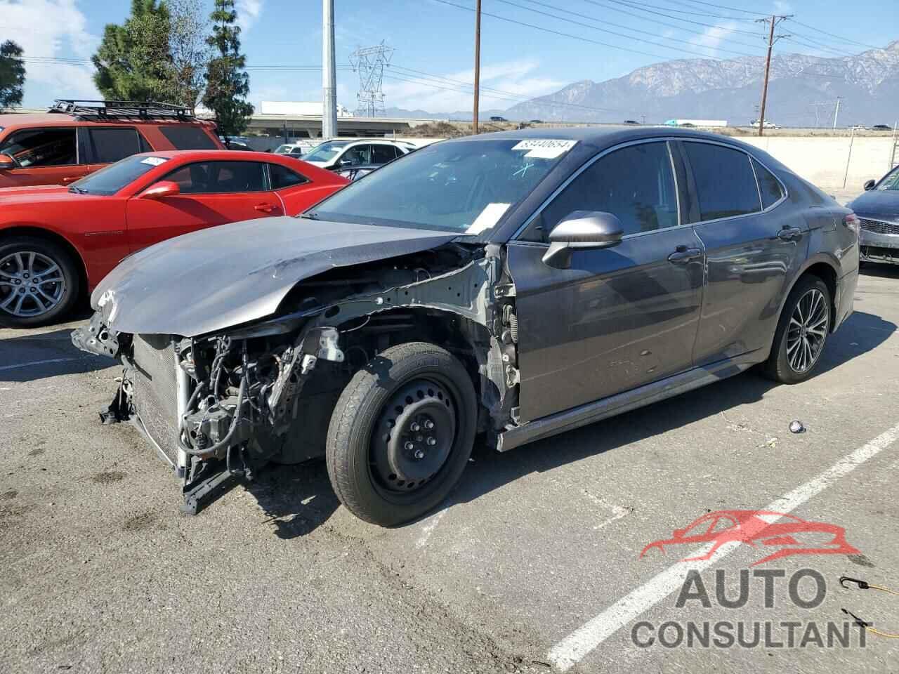 TOYOTA CAMRY 2018 - 4T1B11HK1JU678568