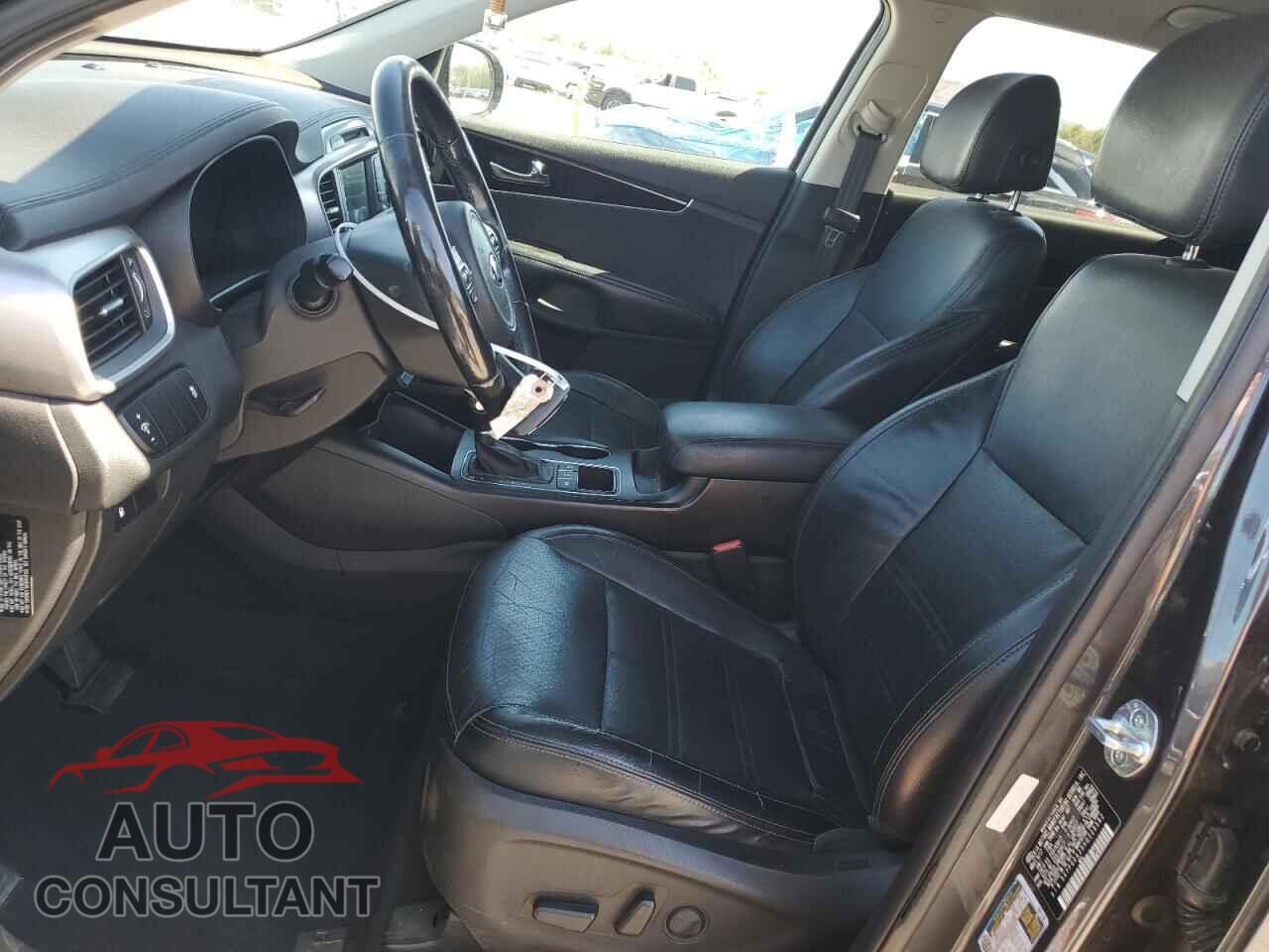 KIA SORENTO 2017 - 5XYPGDA39HG328582