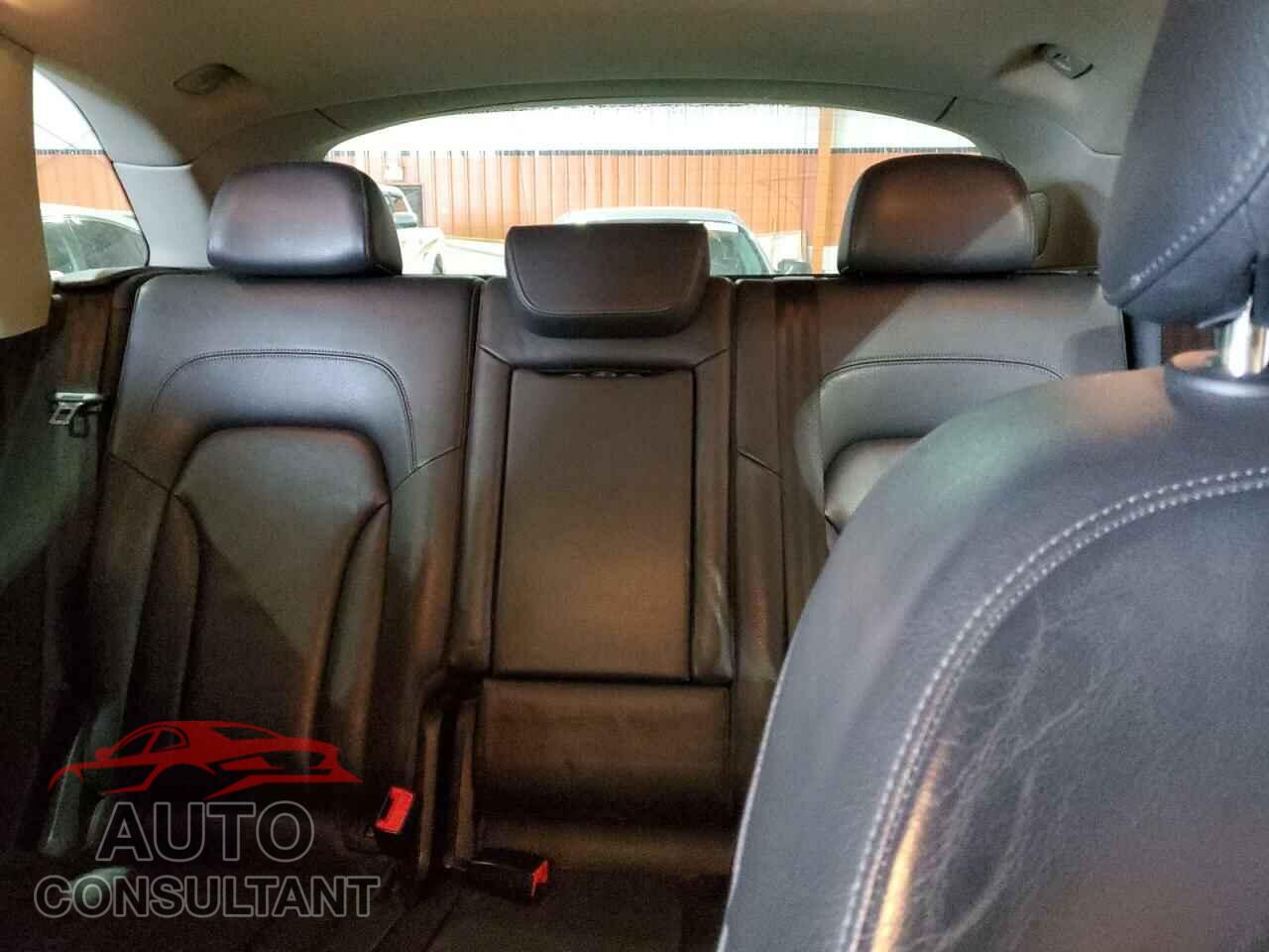 AUDI Q5 2012 - WA1VFCFP7CA104052