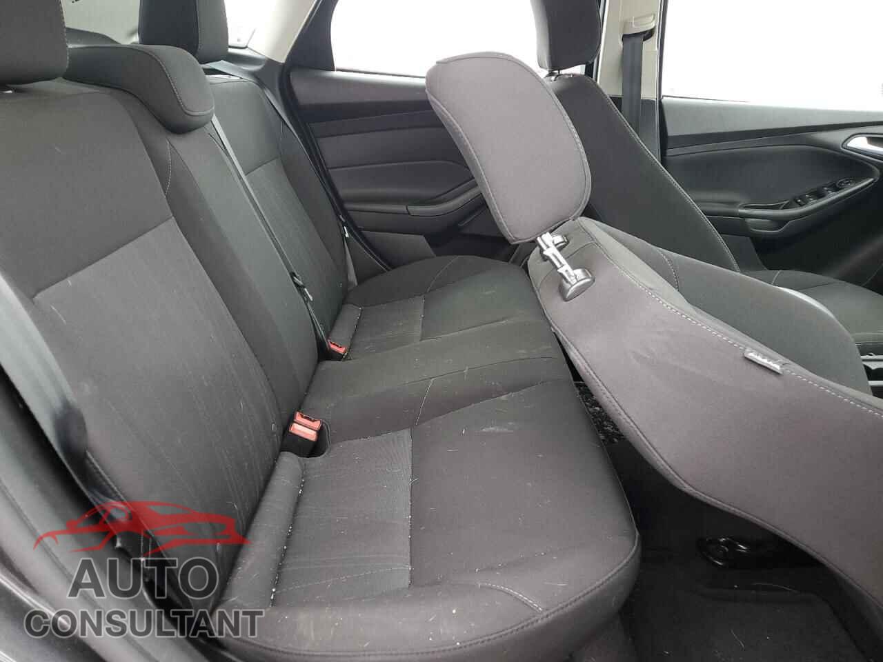 FORD FOCUS 2017 - 1FADP3F23HL315592