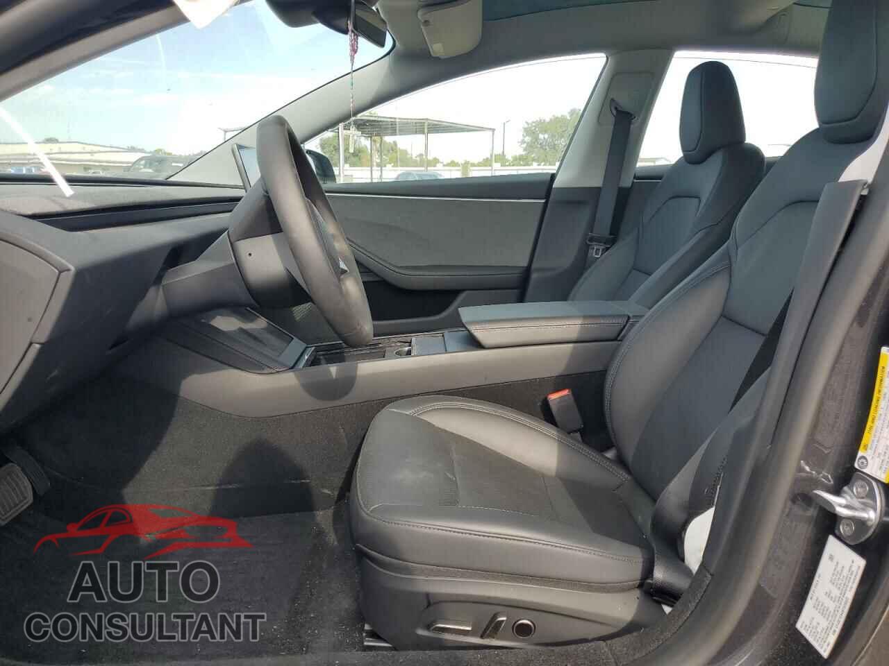 TESLA MODEL 3 2025 - 5YJ3E1EA4SF028023