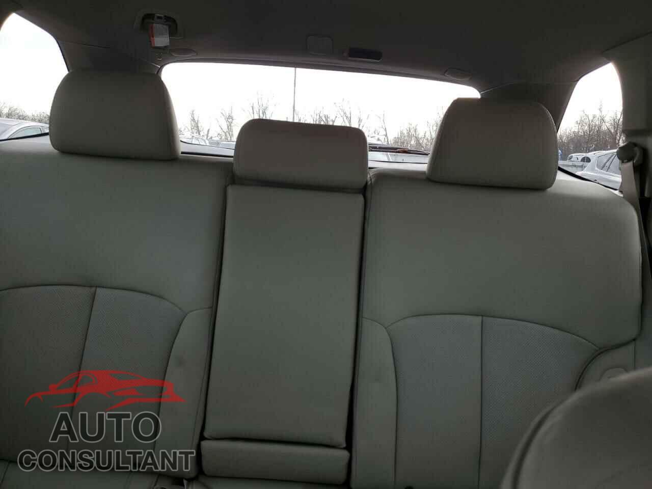 SUBARU OUTBACK 2013 - 4S4BRDJC8D2254589