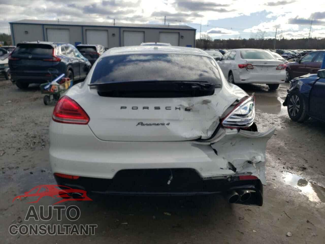 PORSCHE PANAMERA 2014 - WP0AA2A74EL010108