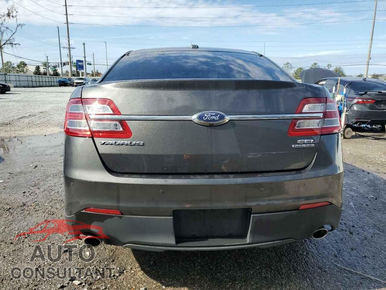 FORD TAURUS 2018 - 1FAHP2E80JG114328