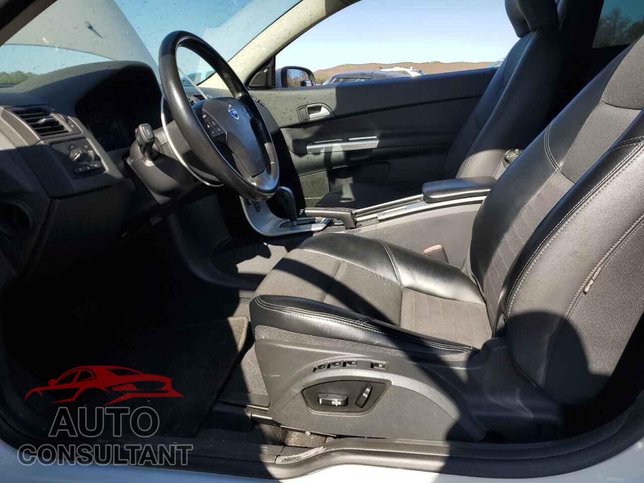 VOLVO C30 2011 - YV1672MK1B2210167