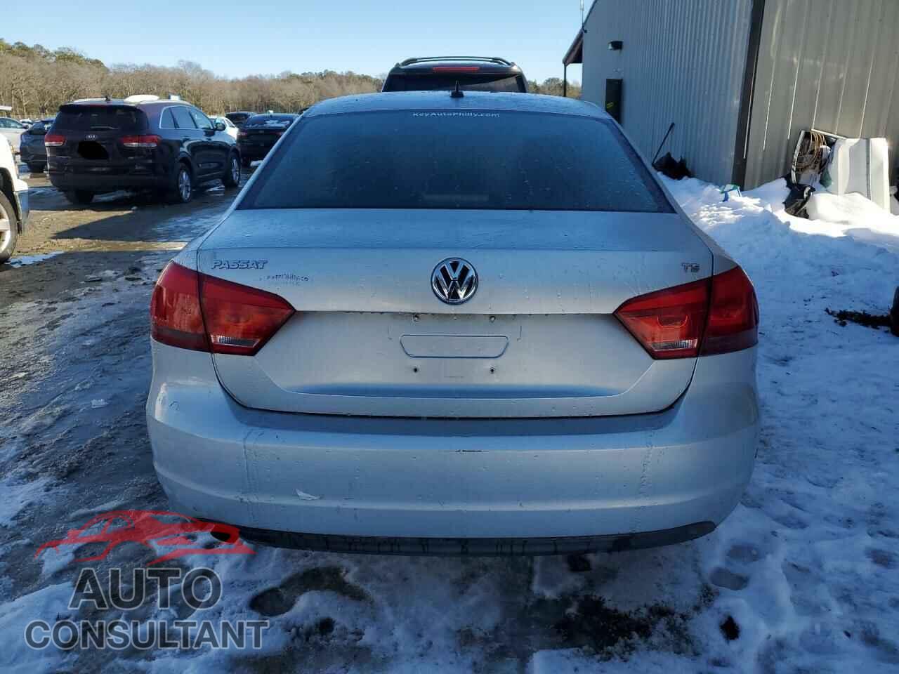 VOLKSWAGEN PASSAT 2014 - 1VWAT7A38EC036678