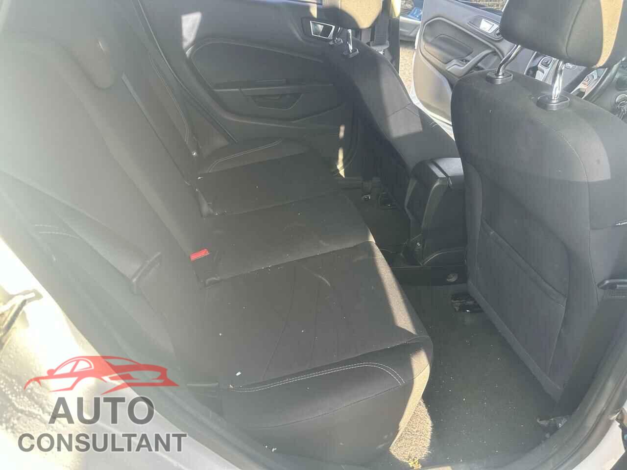 FORD FIESTA 2016 - 3FADP4EJ1GM105357