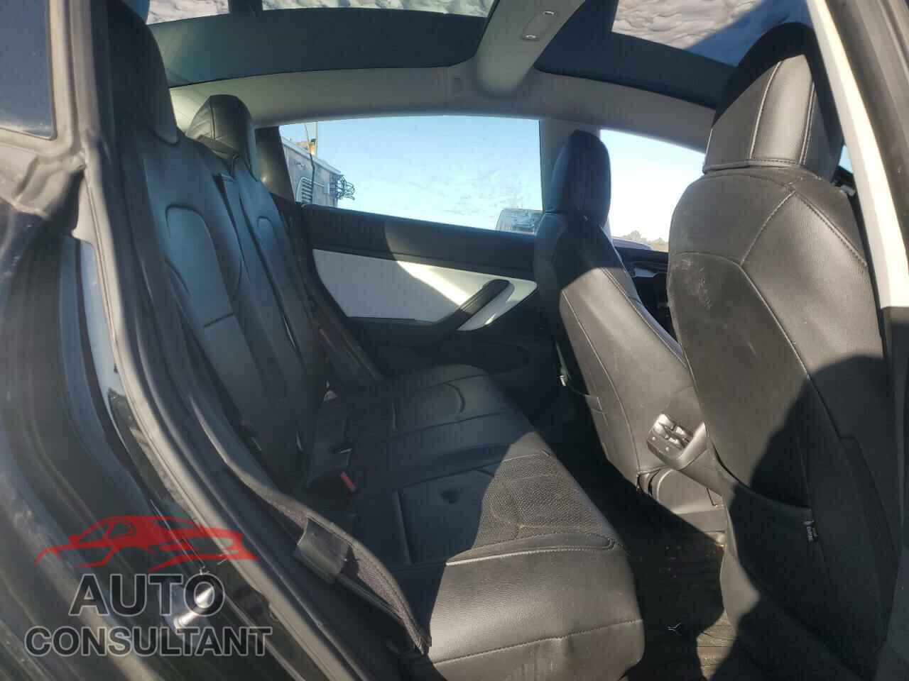 TESLA MODEL 3 2019 - 5YJ3E1EA9KF301697