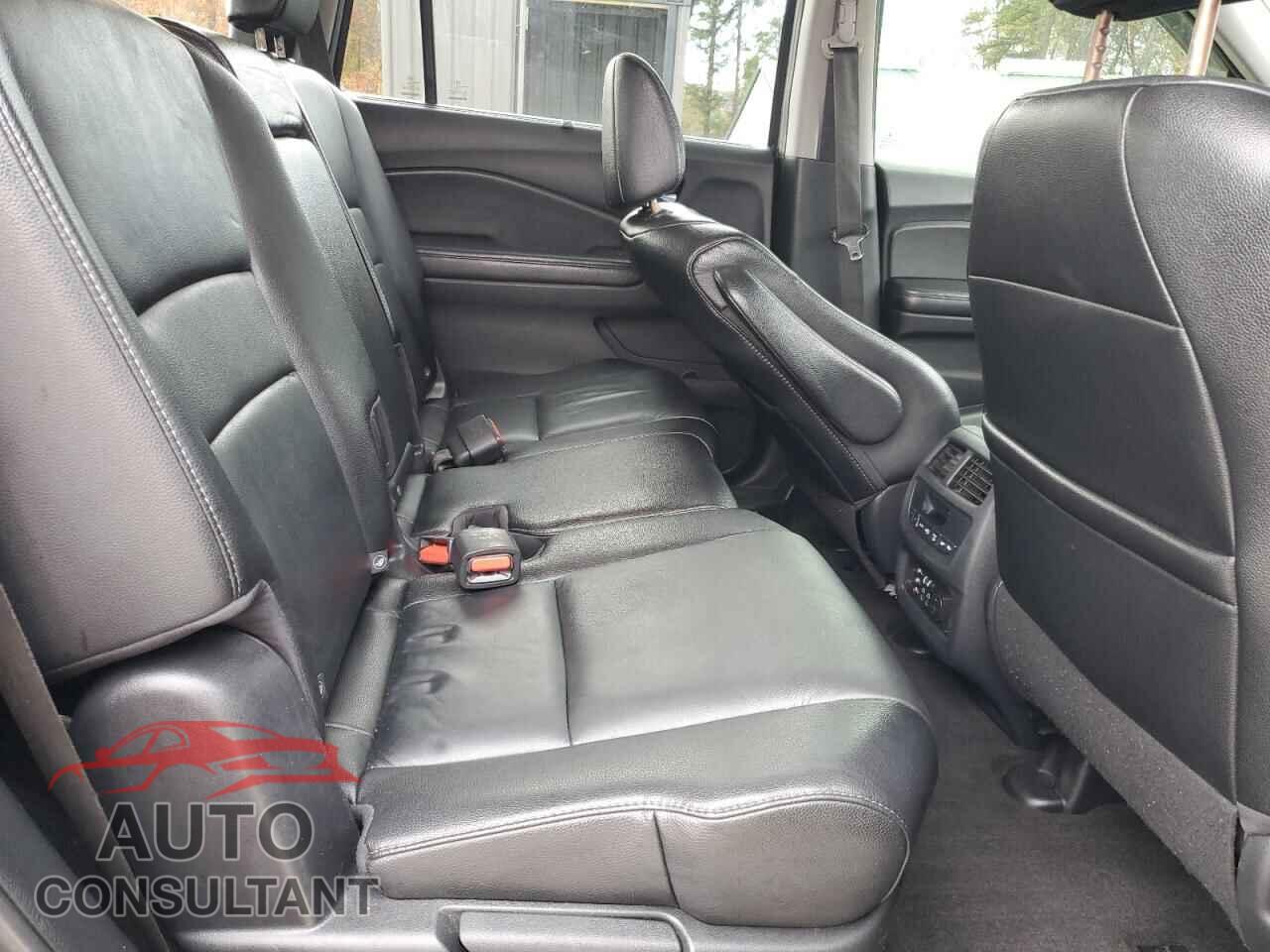 HONDA PILOT 2016 - 5FNYF6H94GB024093