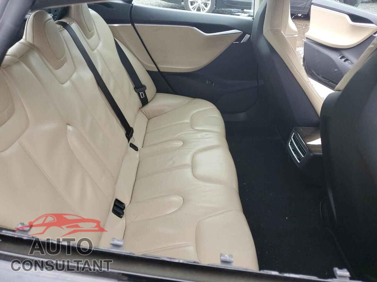 TESLA MODEL S 2013 - 5YJSA1DN7DFP12174