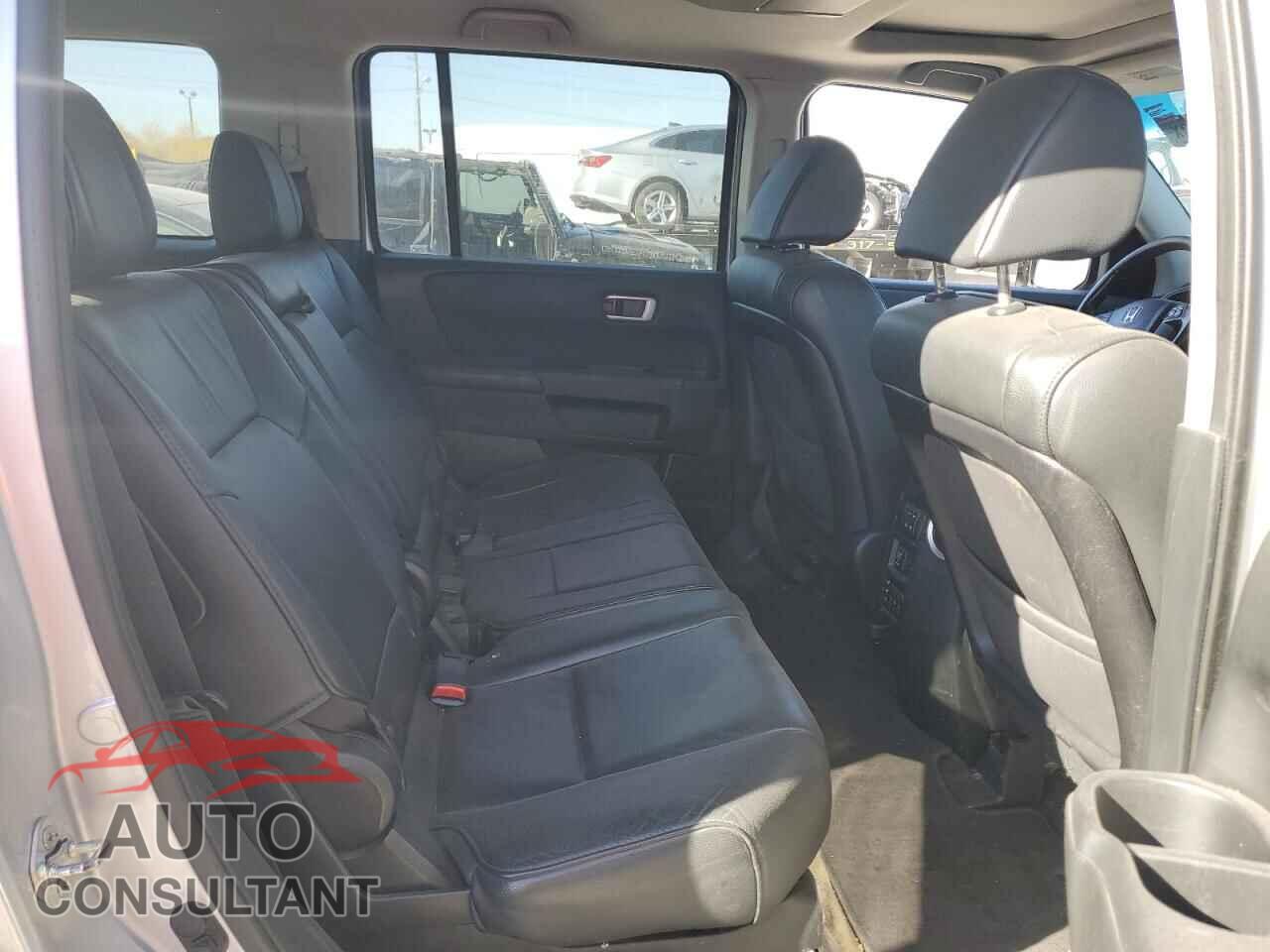 HONDA PILOT 2014 - 5FNYF3H6XEB005193